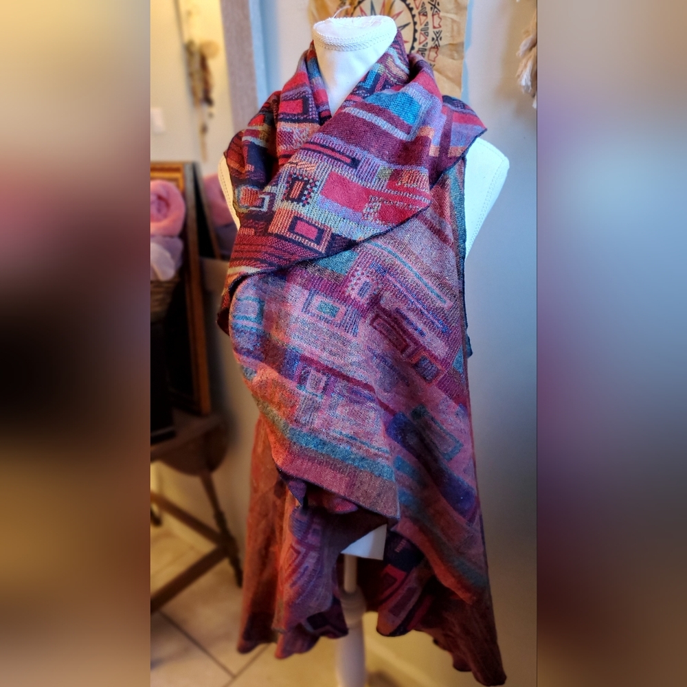 Geomtric Flowy Wrap
